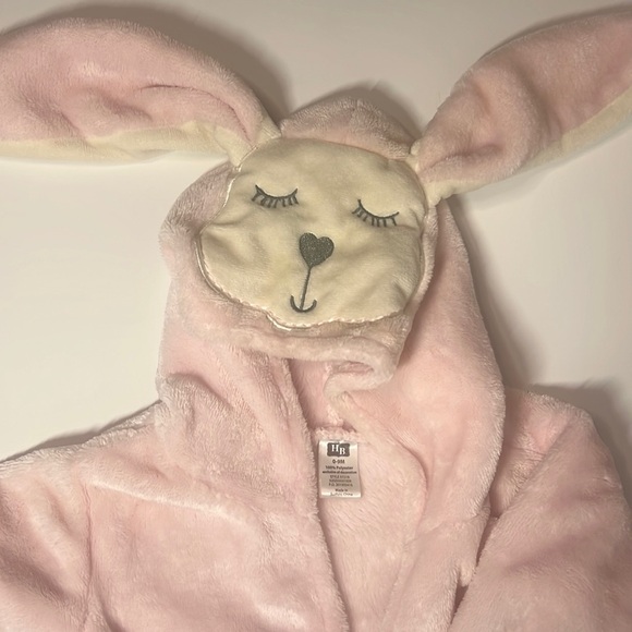 0-9 month Bunny pink soft towel robe with hat and bunny ears - Picture 2 of 3